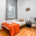 Arc De Triomf Base 4br For 5 Lift Апартаменты