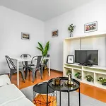 Arc De Triomf Base 4br For 5 Lift Apartment Barcelona