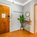 Arc De Triomf Base 4br For 5 Lift Apartment