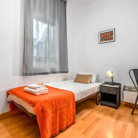 Arc De Triomf Base 4br For 5 Lift Appartement